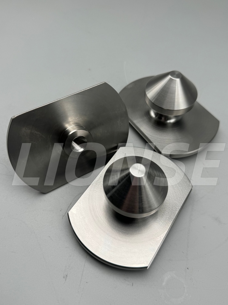 Lionse heeft een nieuw geproduceerde, niet-standaard Conical Surface Locating Pull Stud, waarmee CNC-precisieproductie een hogere efficiëntie en betere kwaliteit kan bereiken.